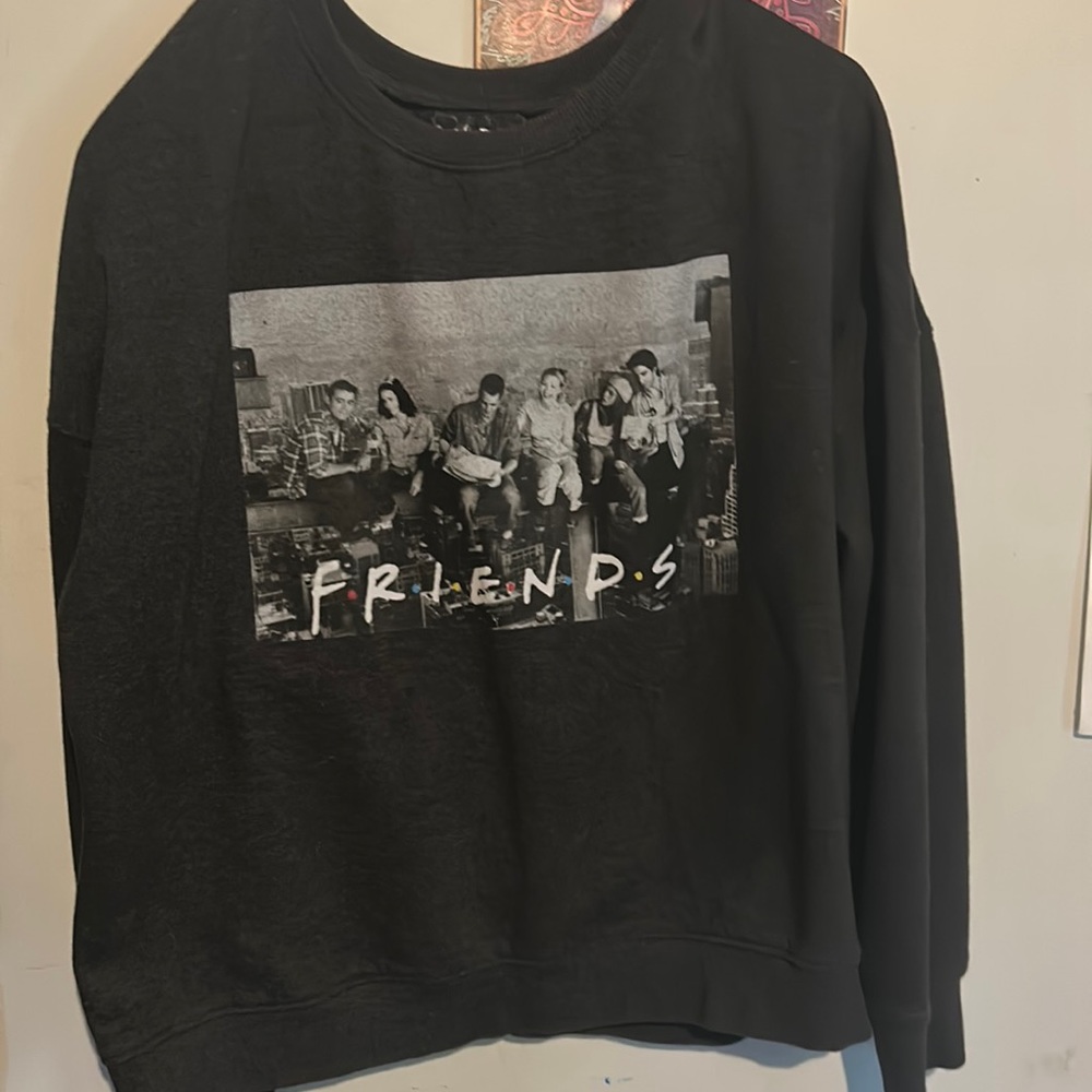 grey friends sweatshirt!!